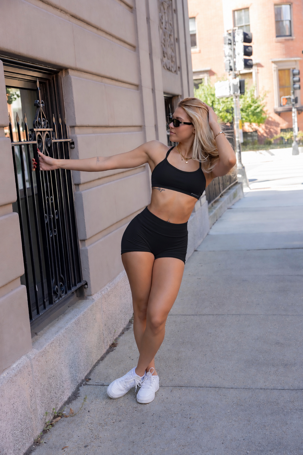 V- Sculpt Shorts